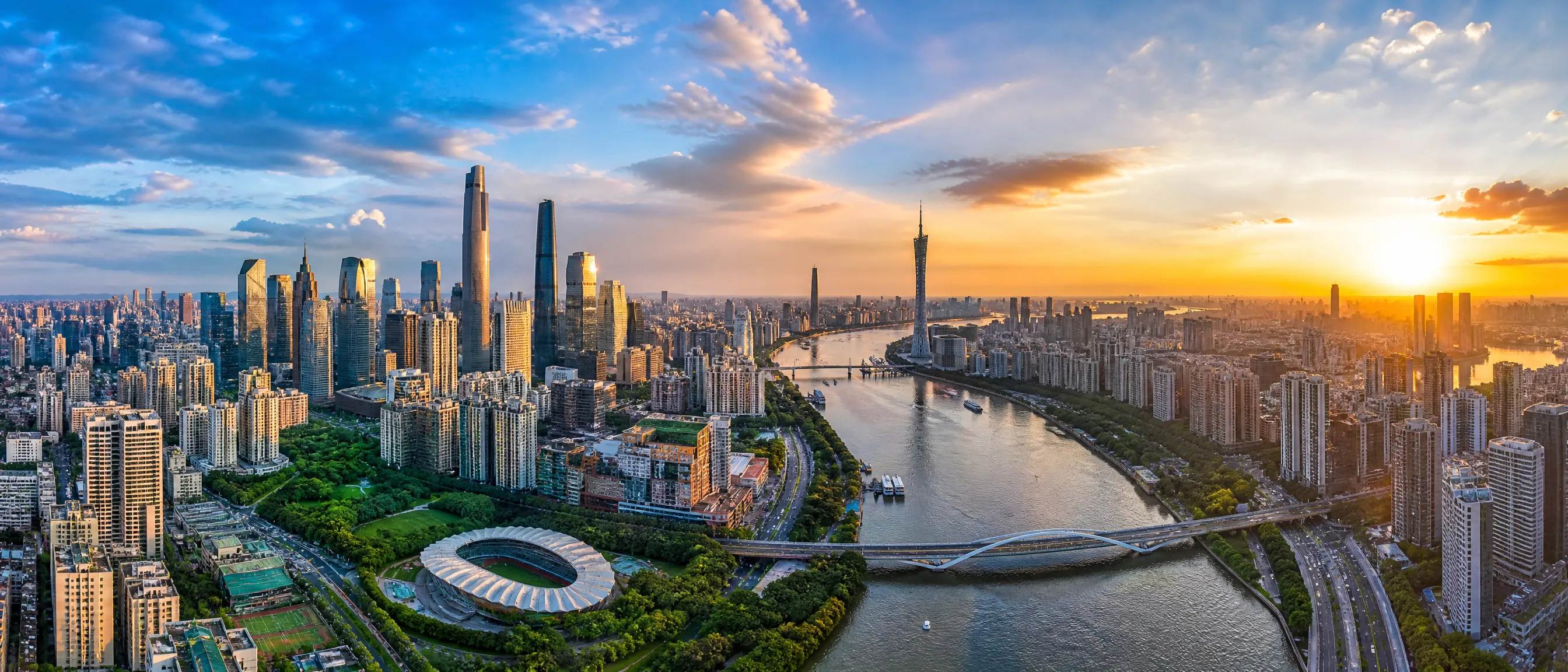 城市航拍全景图展示现代化都市风貌